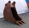 51525-32%22 JD 500LC Bucket-1